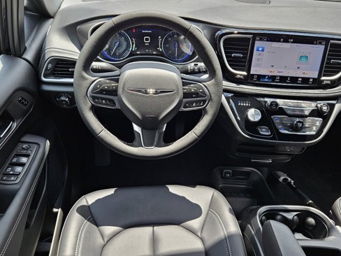 New 2026 Chrysler Pacifica Select image 5