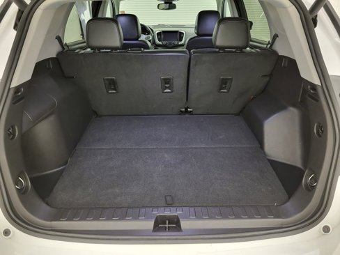 Used 2024 GMC Terrain SLT image 25