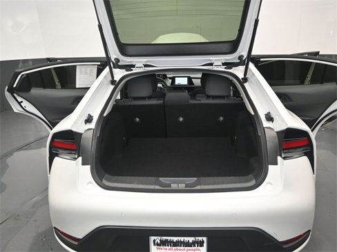 Used 2024 Toyota Prius LE image 12