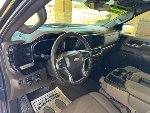 Used 2022 Chevrolet Silverado 1500 LT w/ Z71 Off-Road Package image 10