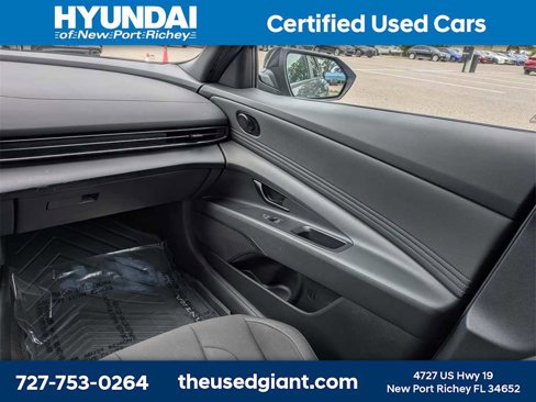 Certified 2025 Hyundai Elantra Sport image 17