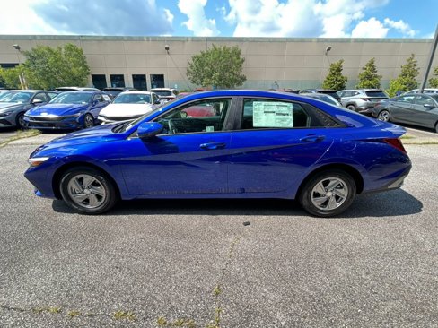 Used 2025 Hyundai Elantra SE image 8