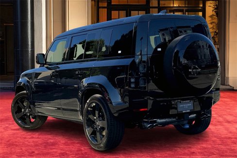 New 2024 Land Rover Defender 110 V8 image 3