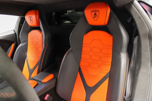 Used 2025 Lamborghini Revuelto image 23