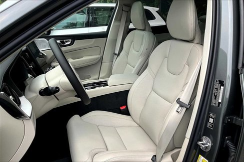 New 2026 Volvo XC60 T8 Ultra image 13