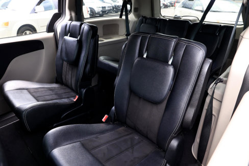 Used 2020 Dodge Grand Caravan SXT image 8