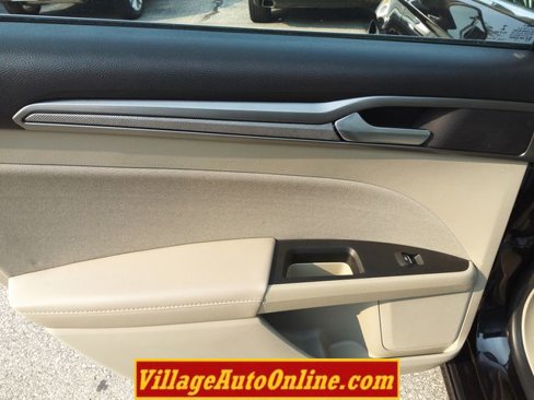 Used 2019 Ford Fusion SE image 28