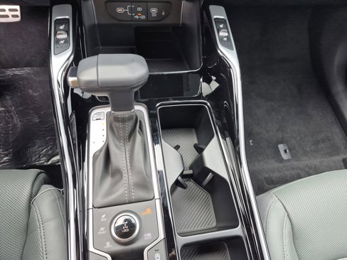 New 2025 Kia Sorento SX Prestige w/ Sage Leather Package image 9