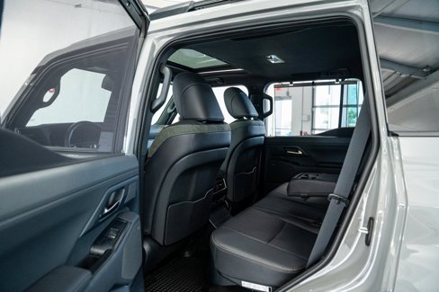 Used 2024 Lexus GX 550 image 54