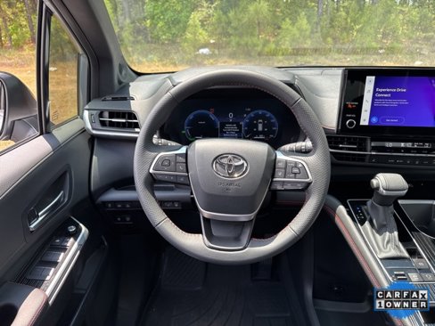 Used 2025 Toyota Sienna XSE image 21