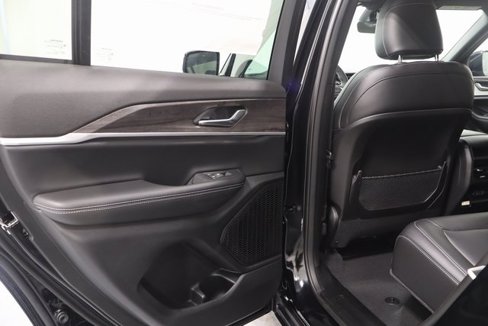 New 2025 Jeep Grand Cherokee Limited image 12