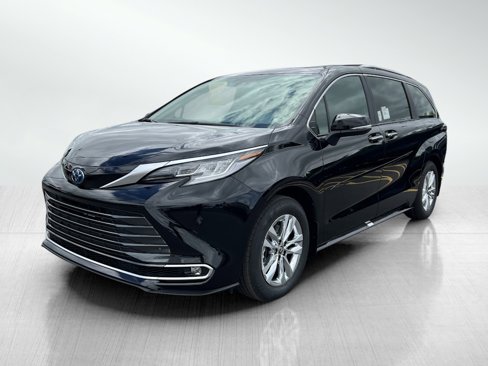 New 2025 Toyota Sienna Limited image 3