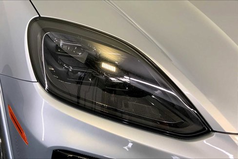 New 2026 Porsche Cayenne GTS image 12