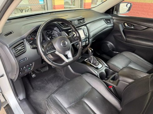 Used 2018 Nissan Rogue SL image 16