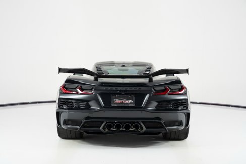 Used 2023 Chevrolet Corvette Z06 w/ Z07 Performance Package image 4