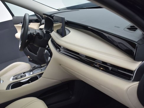 Certified 2025 INFINITI QX60 Pure image 24