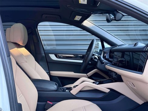 New 2026 Porsche Cayenne Coupe image 17