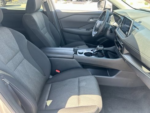 Used 2025 Nissan Rogue SV image 35