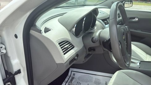 Used 2010 Chevrolet Malibu LT w/ HFV6 Engine Package image 16