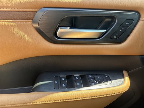 New 2025 Nissan Armada SL w/ Captain's Chari Seat Package image 13