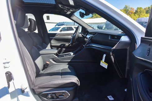 New 2025 Jeep Grand Cherokee L Overland image 9