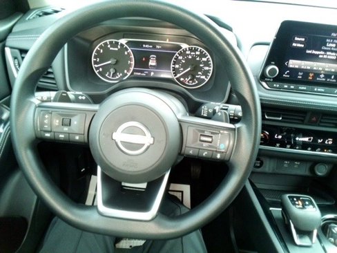 Used 2024 Nissan Rogue SV image 20