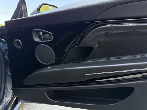 Used 2018 Aston Martin DB11 V12 image 32