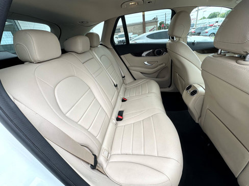 Used 2020 Mercedes-Benz GLC 300 4MATIC image 20