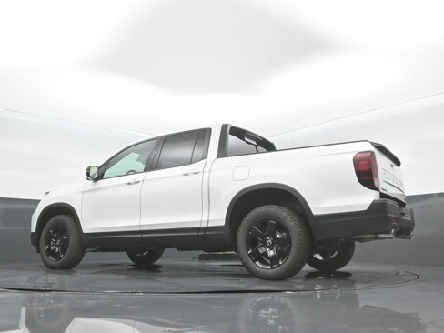 New 2025 Honda Ridgeline Black Edition image 17