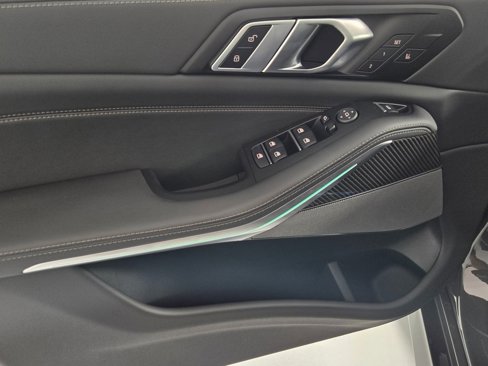 New 2026 BMW X5 M60i image 16