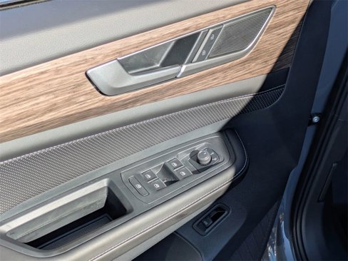 New 2025 Volkswagen Atlas SEL image 11