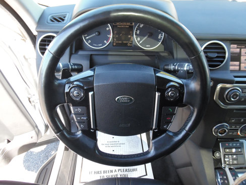 Used 2015 Land Rover LR4 HSE image 12