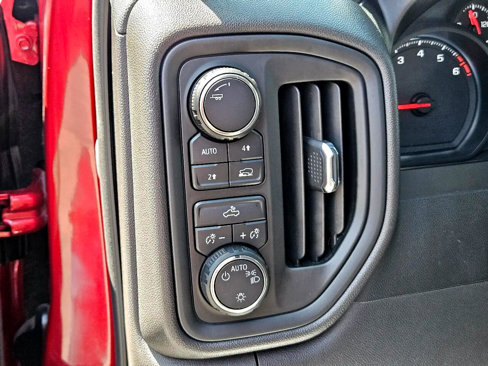 Used 2020 Chevrolet Silverado 1500 Custom w/ Custom Value Package image 16