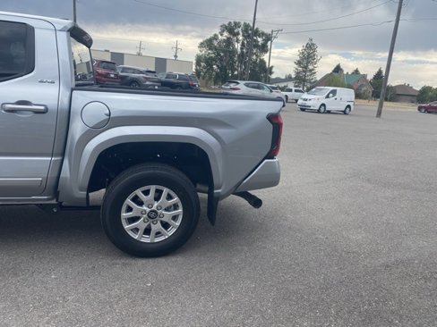 Used 2025 Toyota Tacoma SR5 image 6