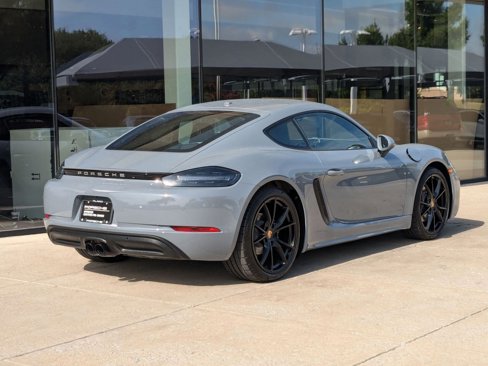 Certified 2025 Porsche 718 Cayman image 9