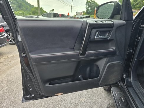 Used 2018 Toyota 4Runner TRD Off-Road Premium image 12