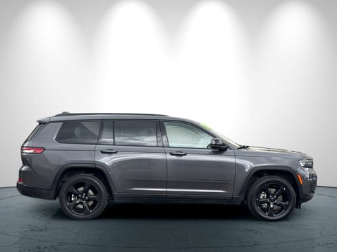 Used 2023 Jeep Grand Cherokee L Laredo image 3