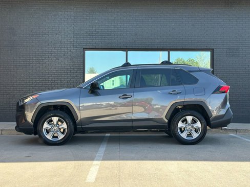 Used 2022 Toyota RAV4 LE image 15