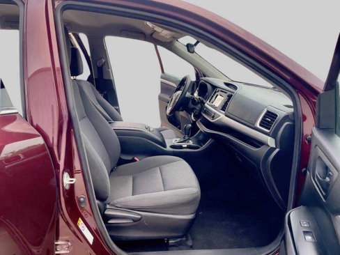 Used 2018 Toyota Highlander FWD V6 image 35