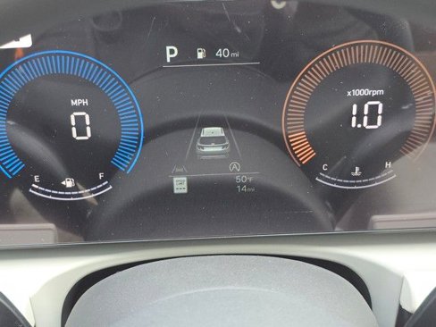 Certified 2025 Hyundai Tucson SE image 8