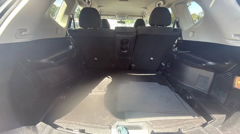 Used 2016 Nissan Rogue SV image 14