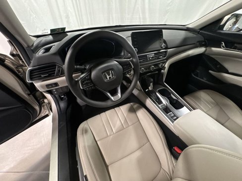 Used 2018 Honda Accord EX image 16