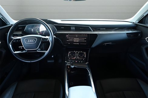 Used 2024 Audi Q8 e-tron Premium image 34