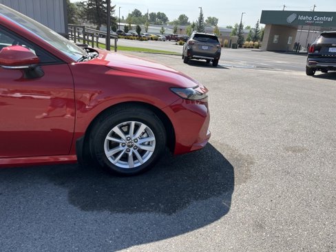 Used 2025 Toyota Camry LE image 15