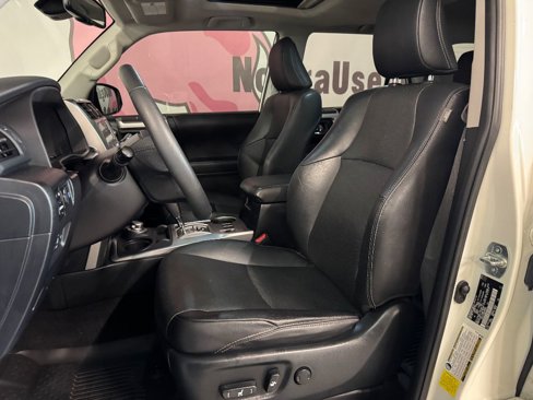Used 2022 Toyota 4Runner Limited image 19
