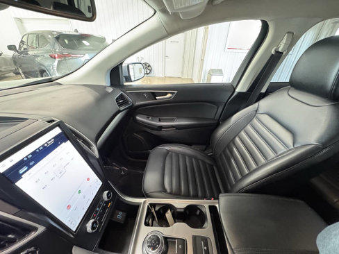 Used 2024 Ford Edge SEL image 17