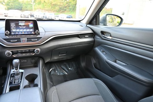 Used 2025 Nissan Altima 2.5 SV image 12