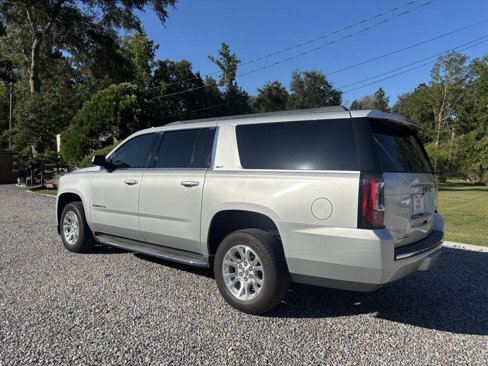 Used 2017 GMC Yukon XL SLT image 2