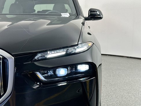 New 2026 BMW ALPINA XB7 image 7
