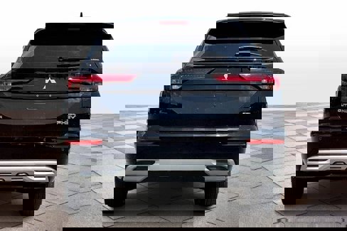 New 2025 Mitsubishi Outlander SEL image 4